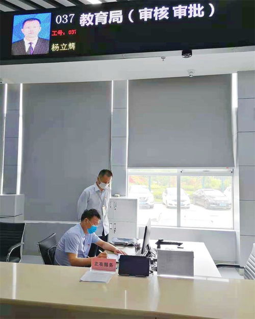 心系民生，服務(wù)先行——記區(qū)教育局開(kāi)展6月份“一把手體驗(yàn)服務(wù)日”教育咨詢(xún)服務(wù)